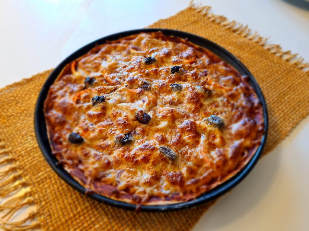 Pizza cu blat din faina integrala, low gluten